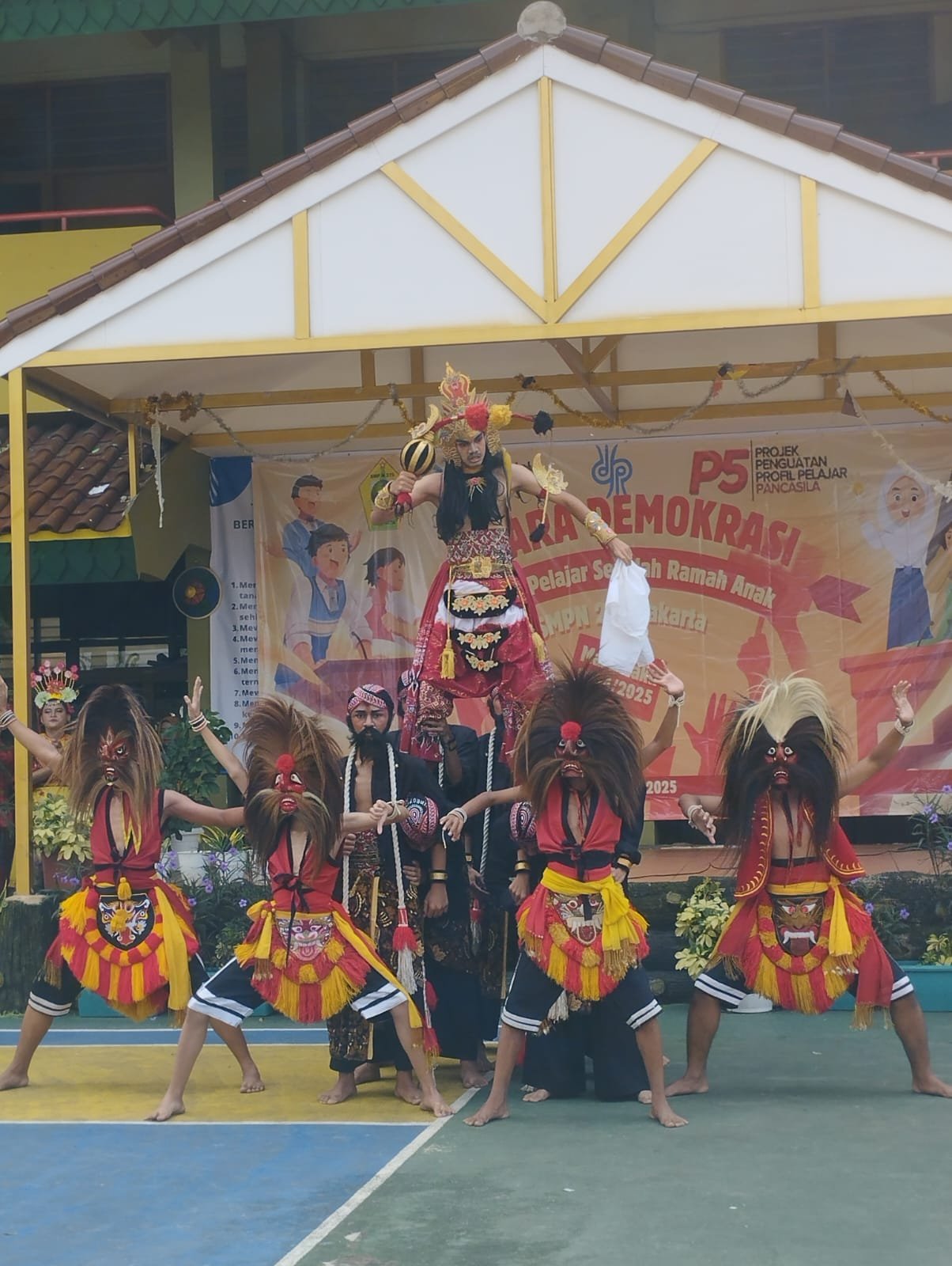 Pagelaran Seni Tari Kelas 9